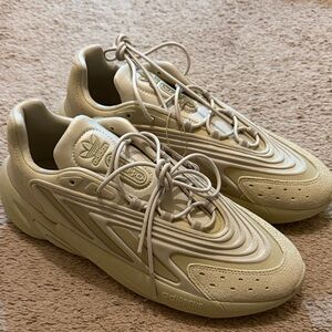 Adidas Ozelia Men's Cream Sneakers size 10